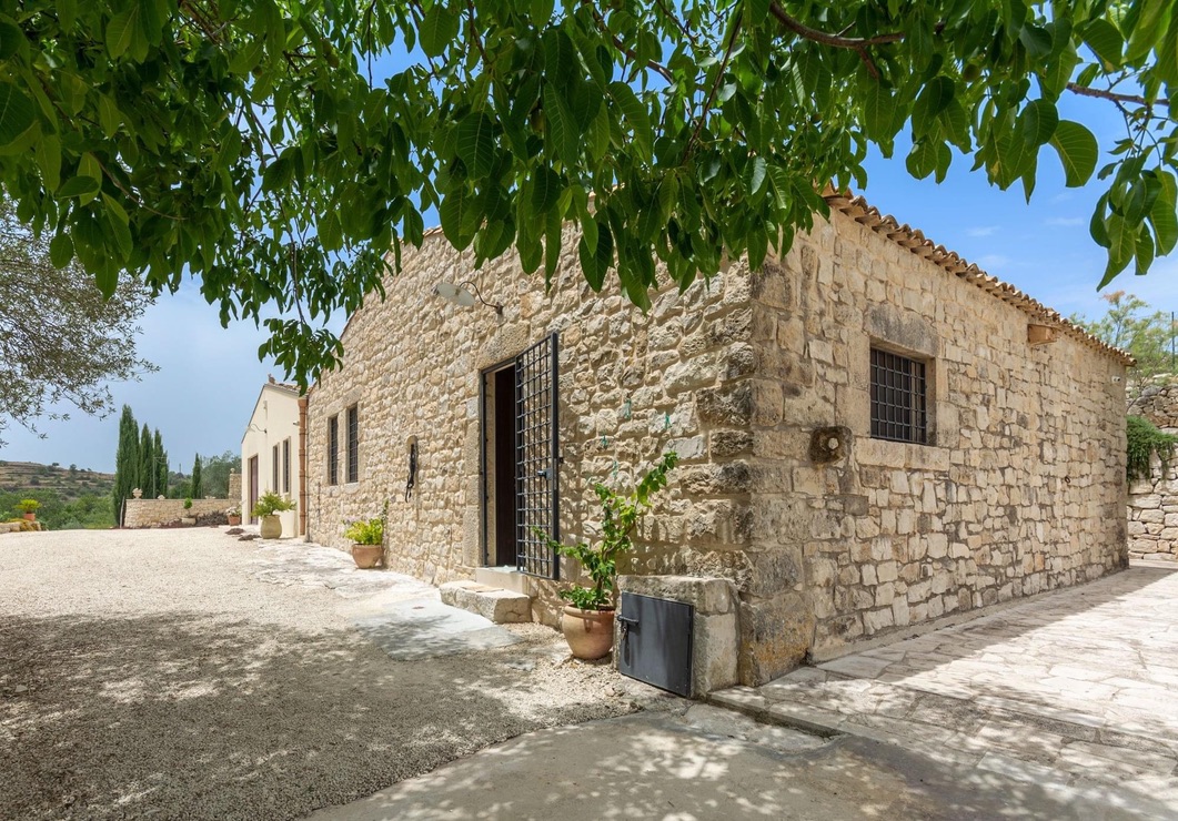 Das Natursteinhaus von Le Pavoncelle bei San Giacomo